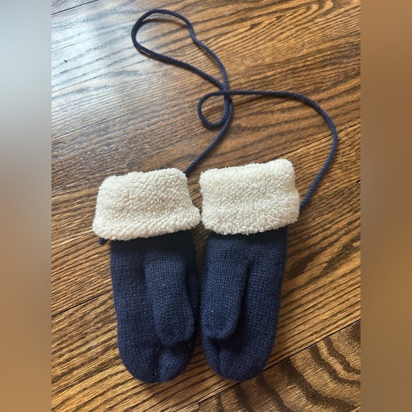 Youth Navy Knit Mittens Sherpa Lined Snowflake Embroidered Winter Gloves - Picture 3 of 4